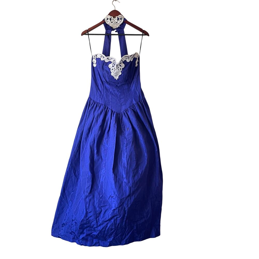 Vintage 80s ballgown blue‎ with lace details and choker detail size small